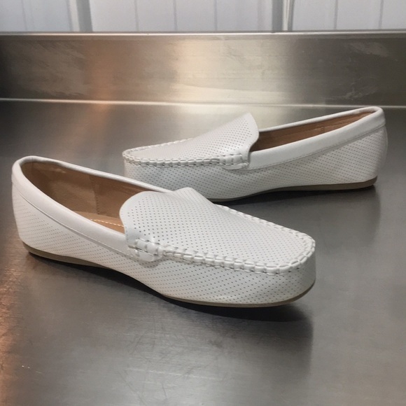 Journee Collection Shoes - New Elegant White Woman’s Journee Collection Slip-On Loafers